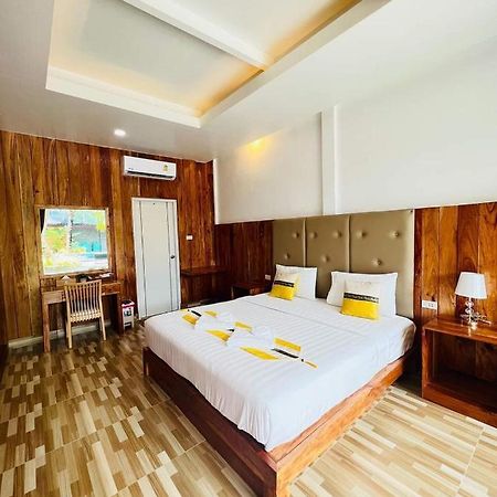 Kinjo Park Park Pool Delux1 Single Bed Hotel Sichon Bagian luar foto